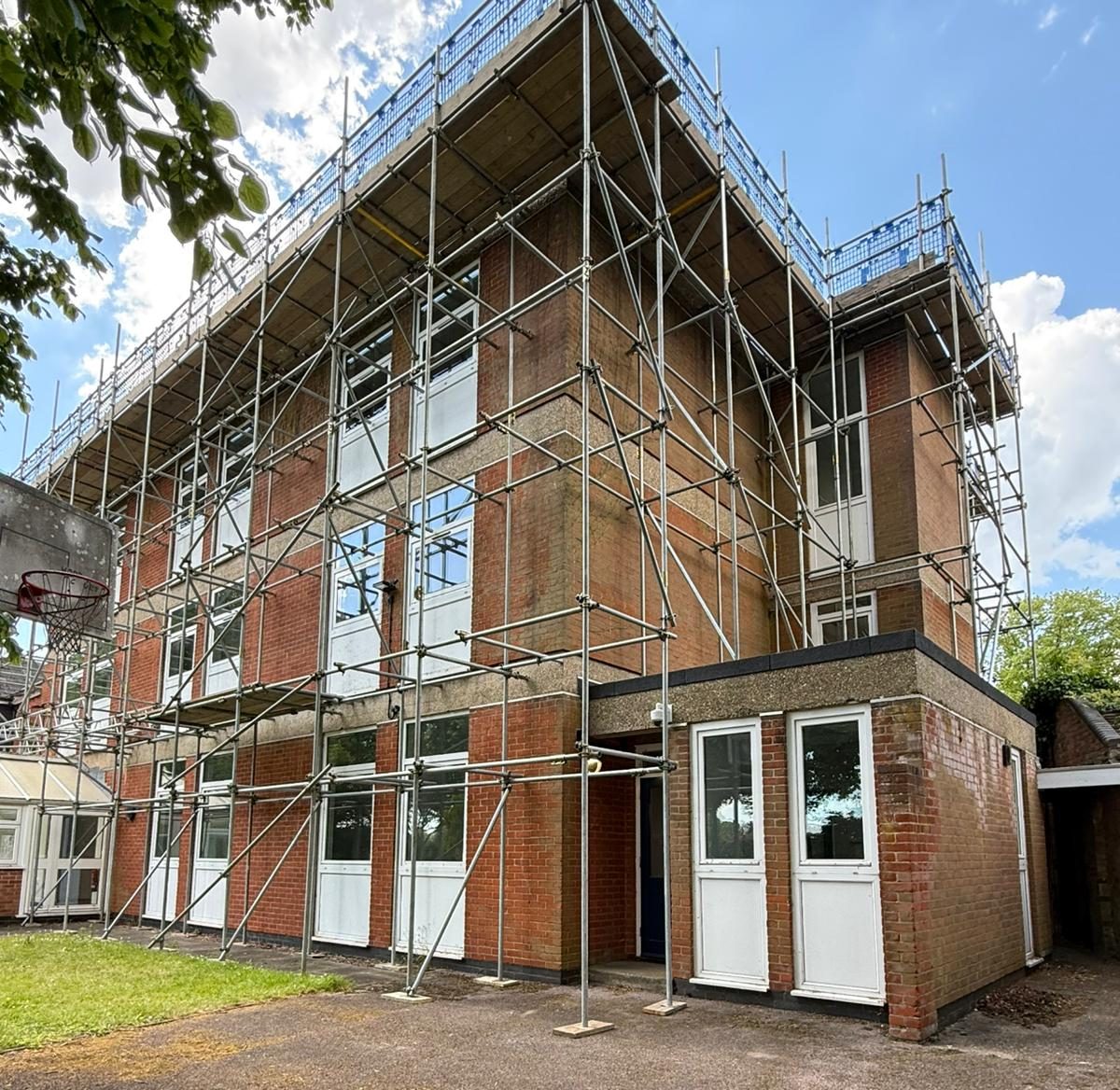 scaffolding in st albans al5 Front elevation scaffolding for roof access at De Parys Avenue, Bedford MK40